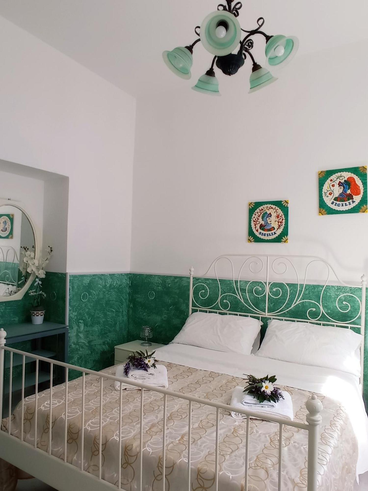 Mary Home - Casa Vacanza Ταορμίνα Δωμάτιο φωτογραφία